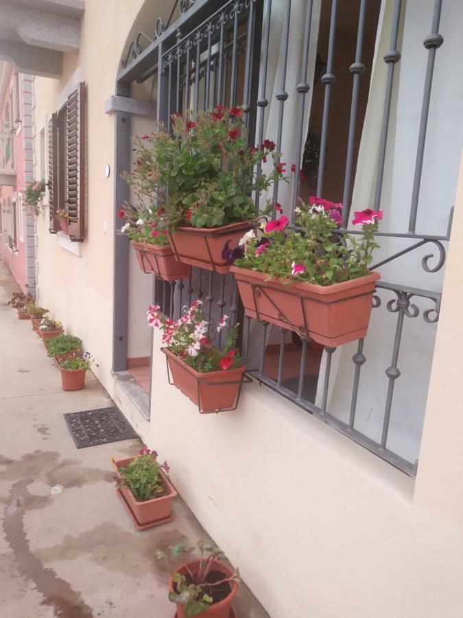 Appartamento Borgo La Vigna Trinità d'Agultu Eksteriør billede